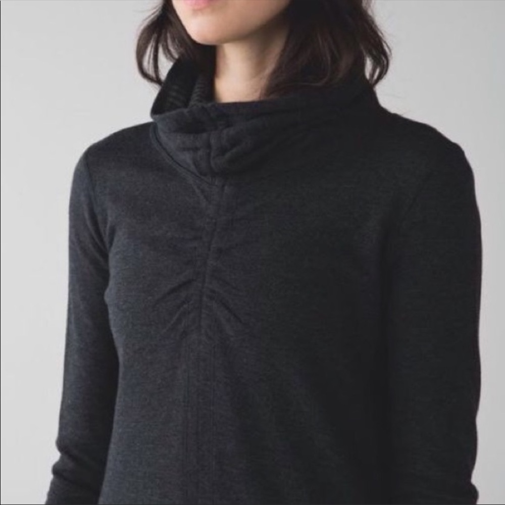 Lululemon in a Cinch LS Tee